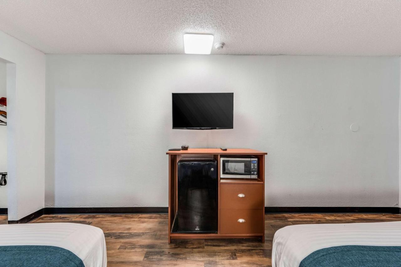Motel 6-Tupelo, Ms - Downtown Exterior photo